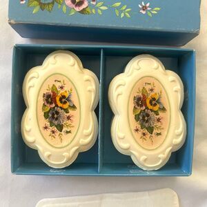 Avon "Bouquet of Pansies" fragrance soap bars with box non fading VTG